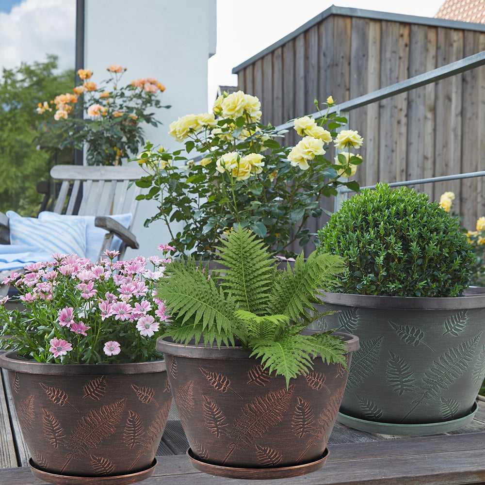 Svxtoby plant pots displayed on patio