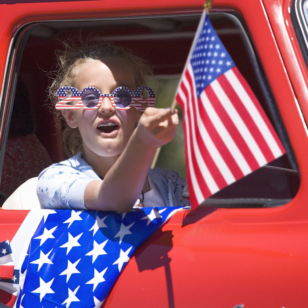 Tegeme mini American flags ready for a parade