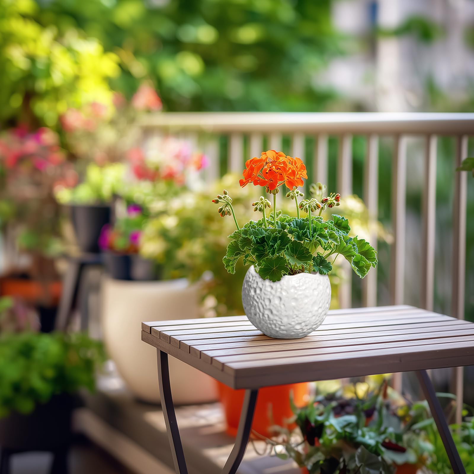 Thirtypot 4 Inch Ceramic Plant Pot on patio