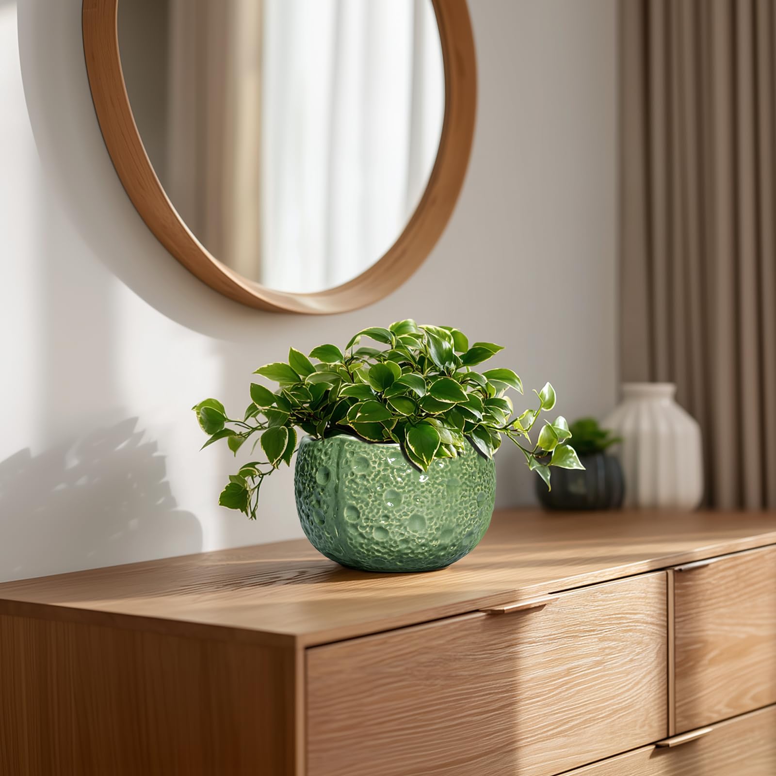 Thirtypot Ceramic Pot in a decorative setting