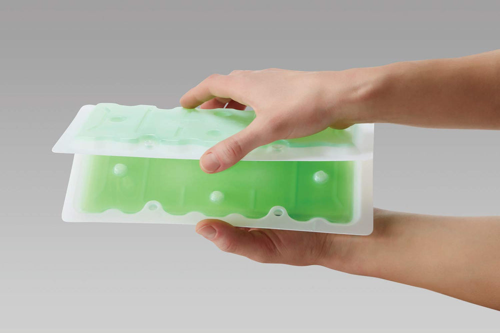 Tomcat Super Hold Glue Trap Rat Size, packaging with 2 traps