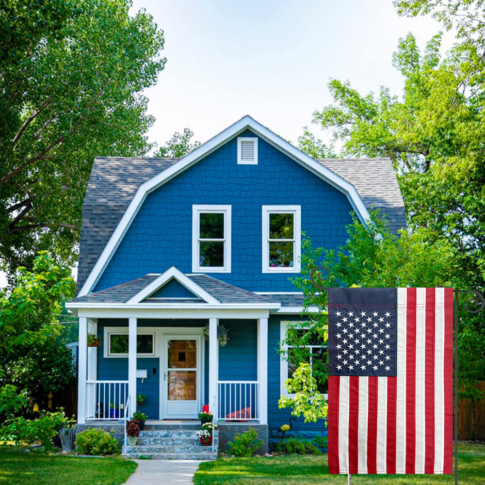 TOPFLAGS American Flag Garden Flag with vibrant colours in sunlight