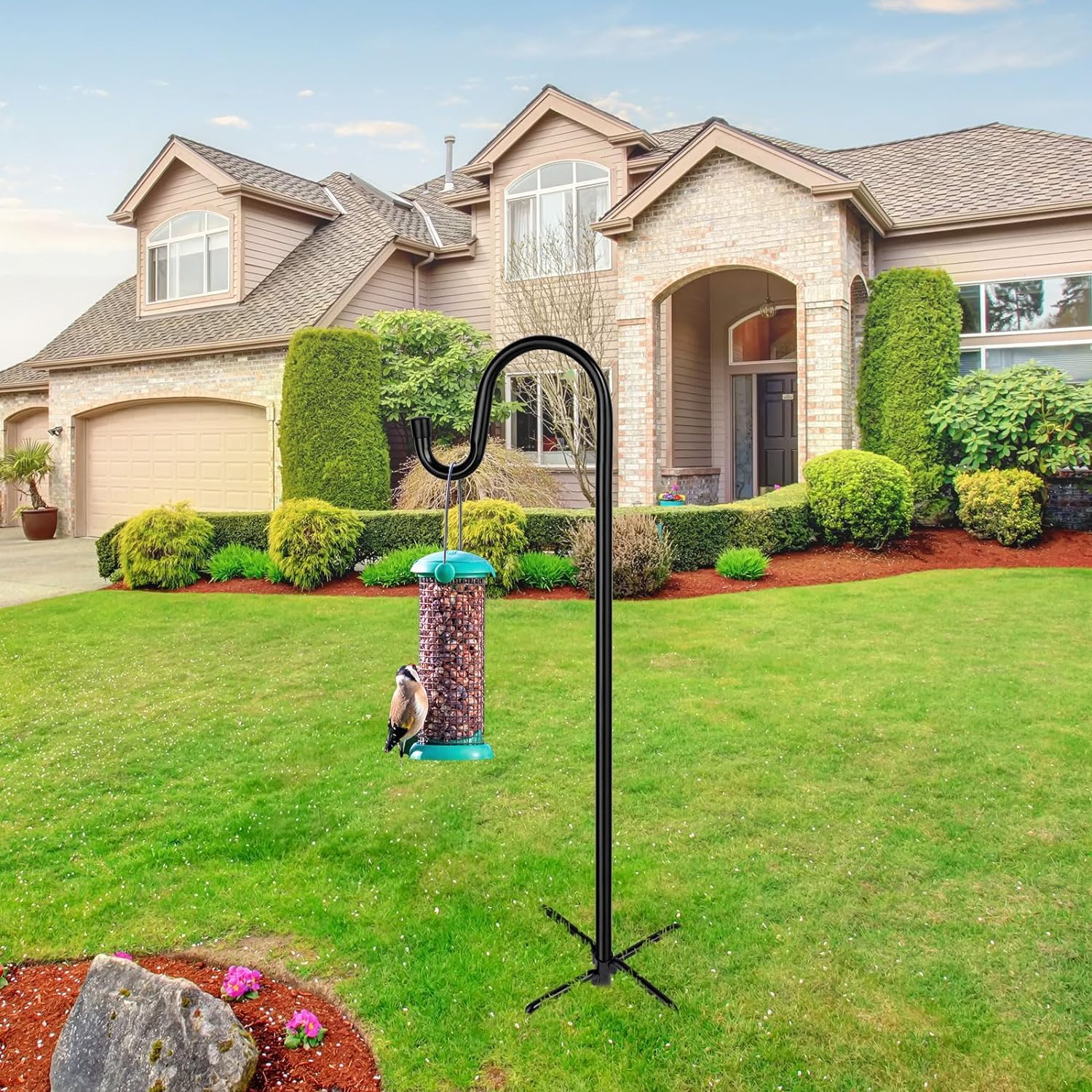 ToyHotels Bird Feeder Pole in a backyard setting
