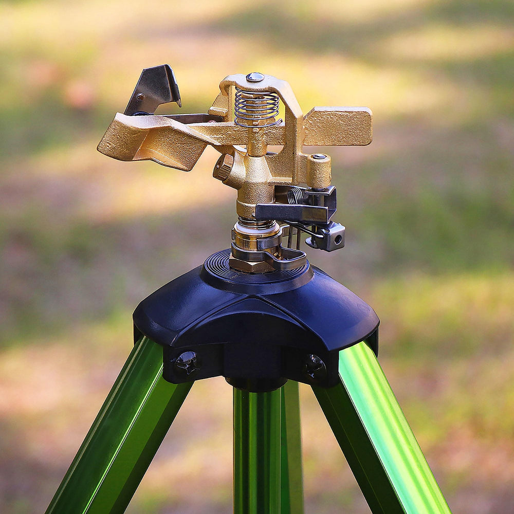 Triumpeek Impact Sprinkler with water spraying