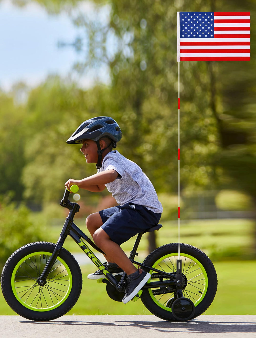 Uelfbaby bike flags demonstrating tear-resistant feature