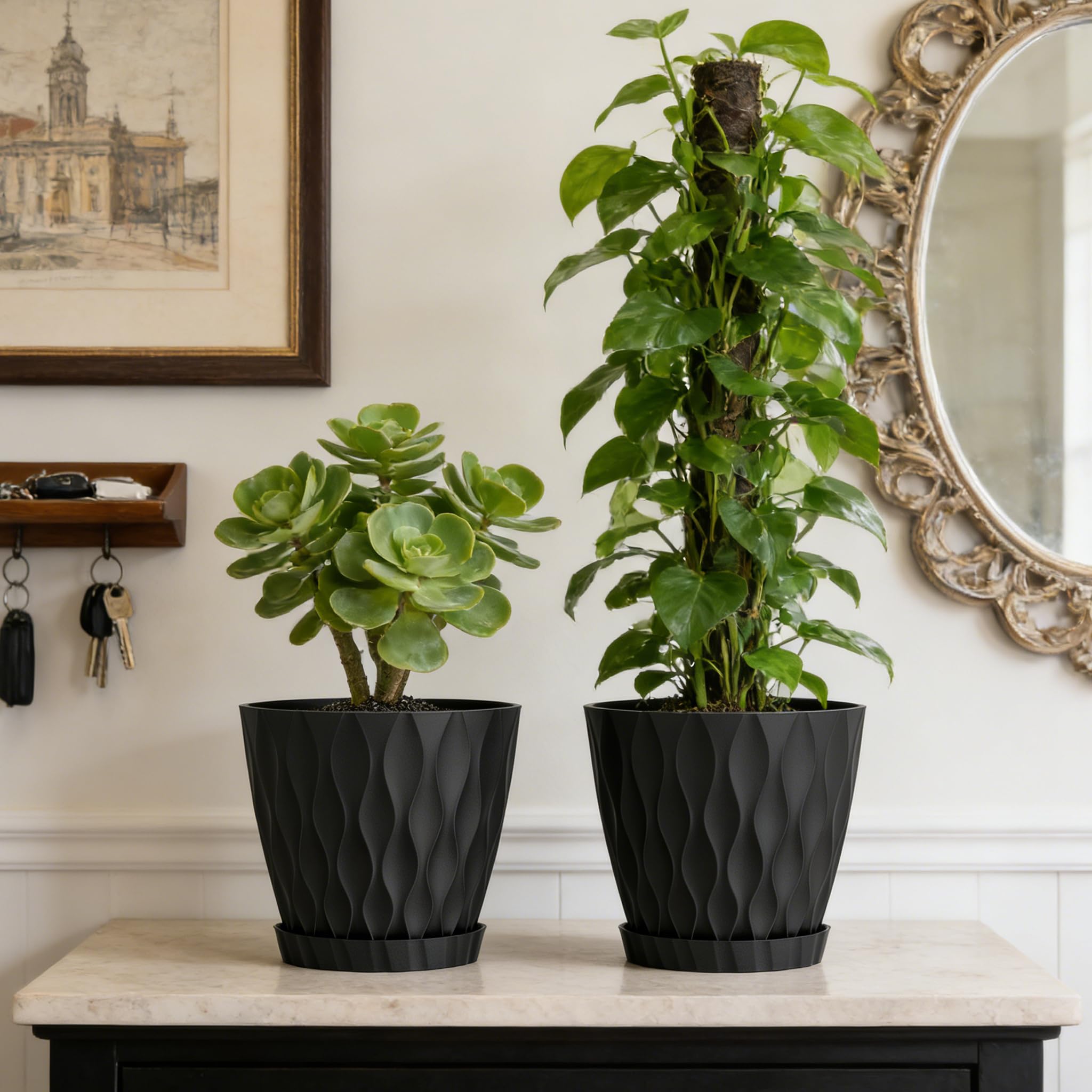 UOUZ black plastic plant pot with 3D ripple texture