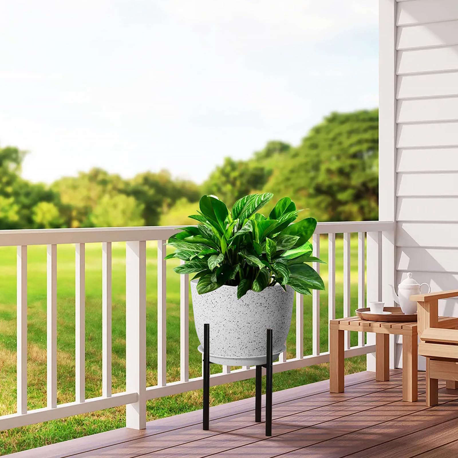 UOUZ planter in a stylish indoor setting