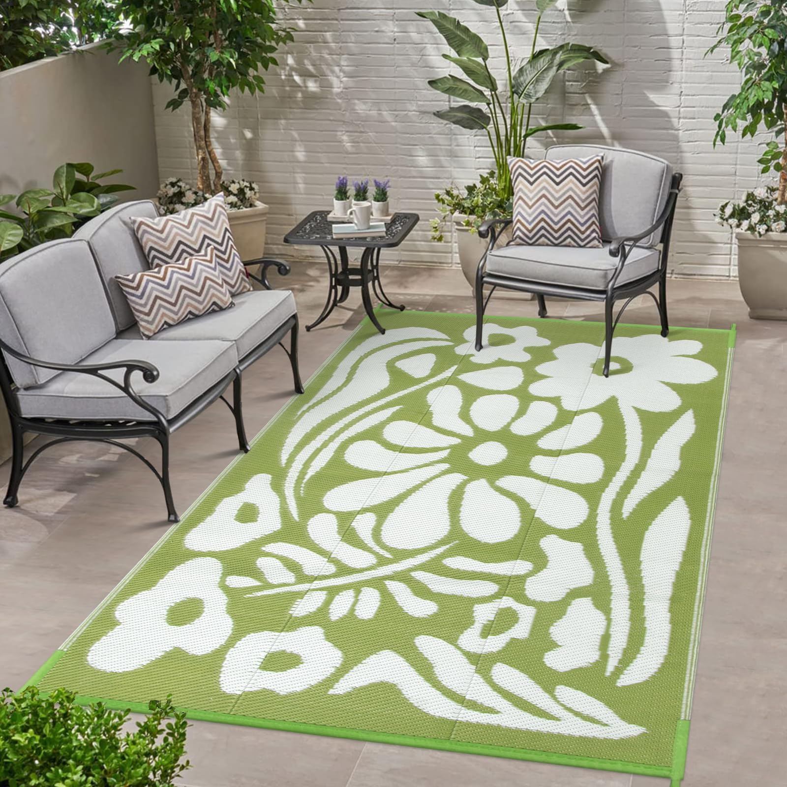 Uphome outdoor mat with water splashing on it