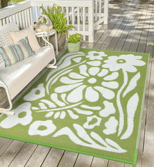 Uphome Outdoor Plastic Straw Mat 5x8 ft green floral front view
