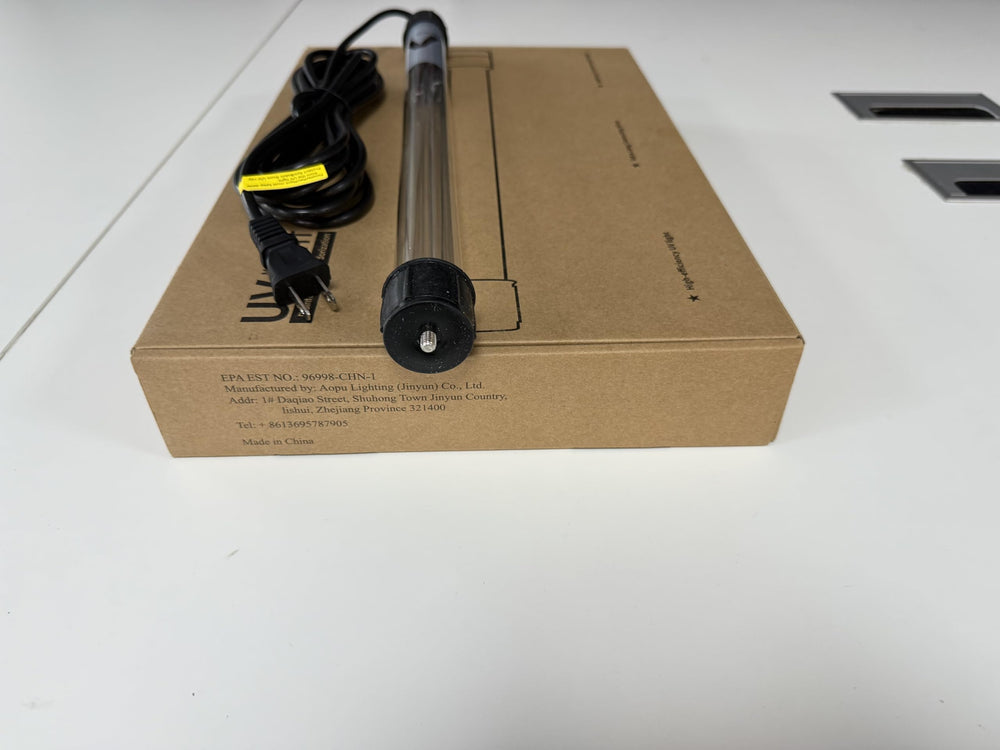uvcoolplunge 20W Pond UV Light during operation