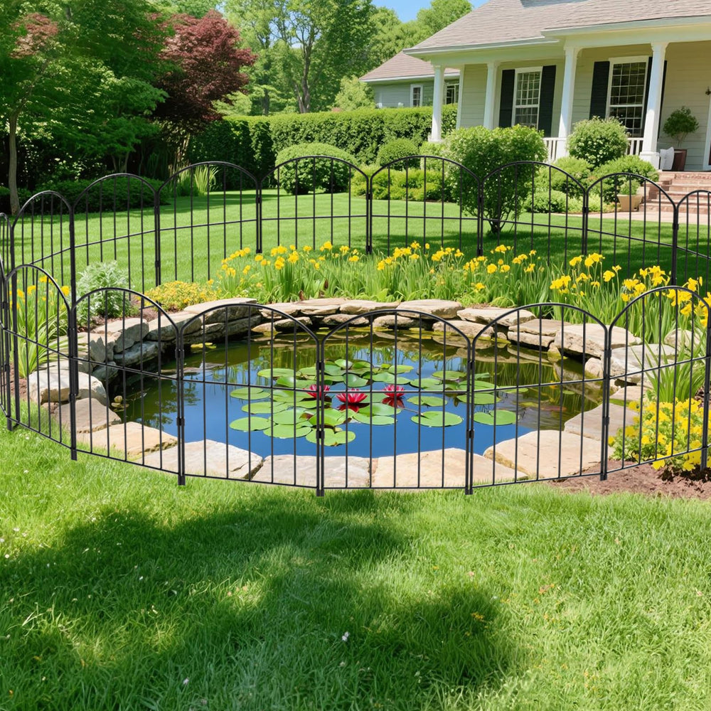 VANCASTLE Decorative Garden Fence in use with small pets