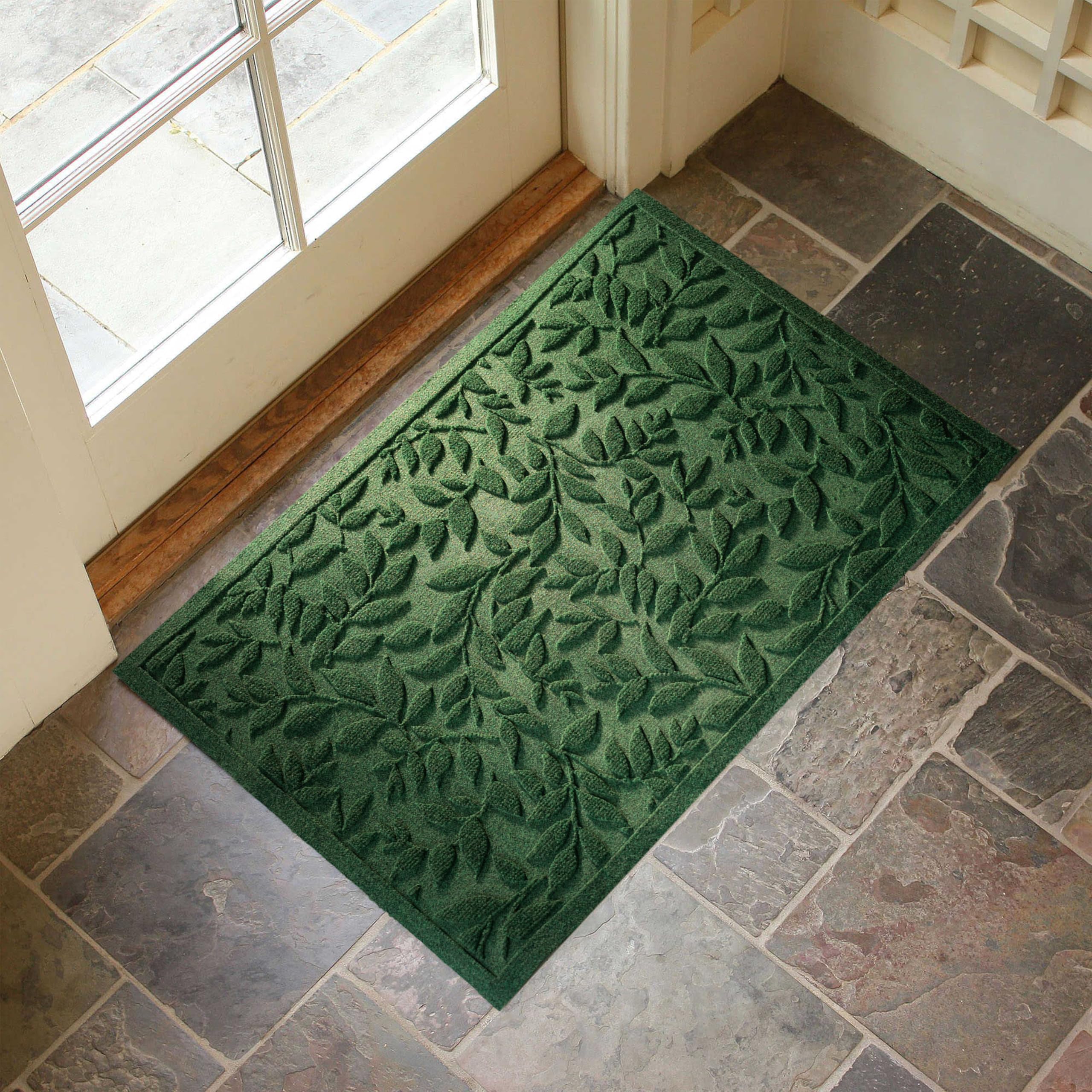 VivaNest Green Leaves Doormat close-up of natural eucalyptus leaf design