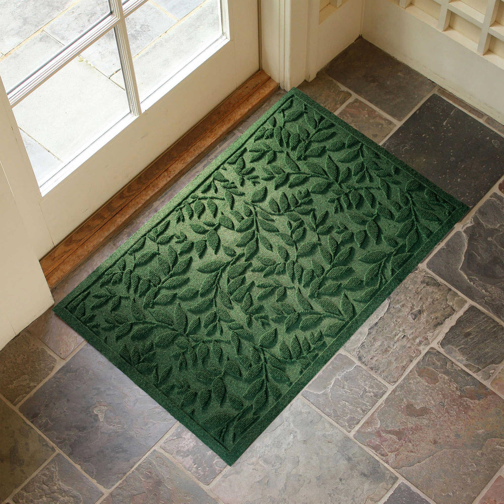 VivaNest Green Leaves Doormat close-up of natural eucalyptus leaf design