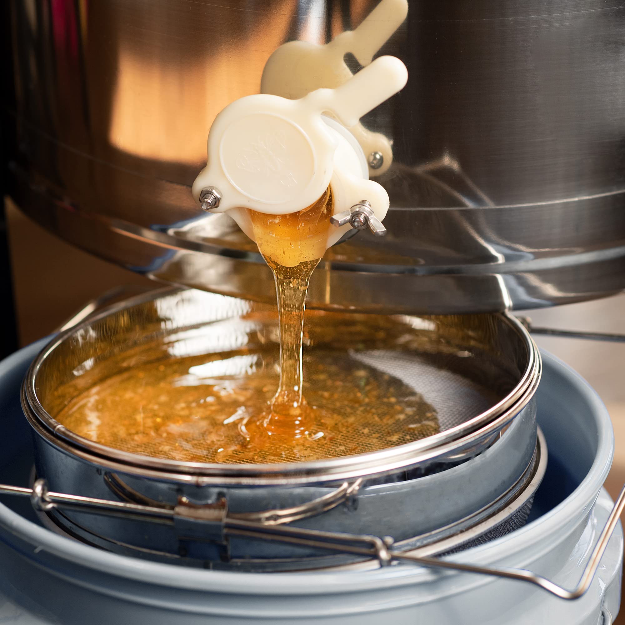 VIVO honey strainer showing coarse mesh top layer