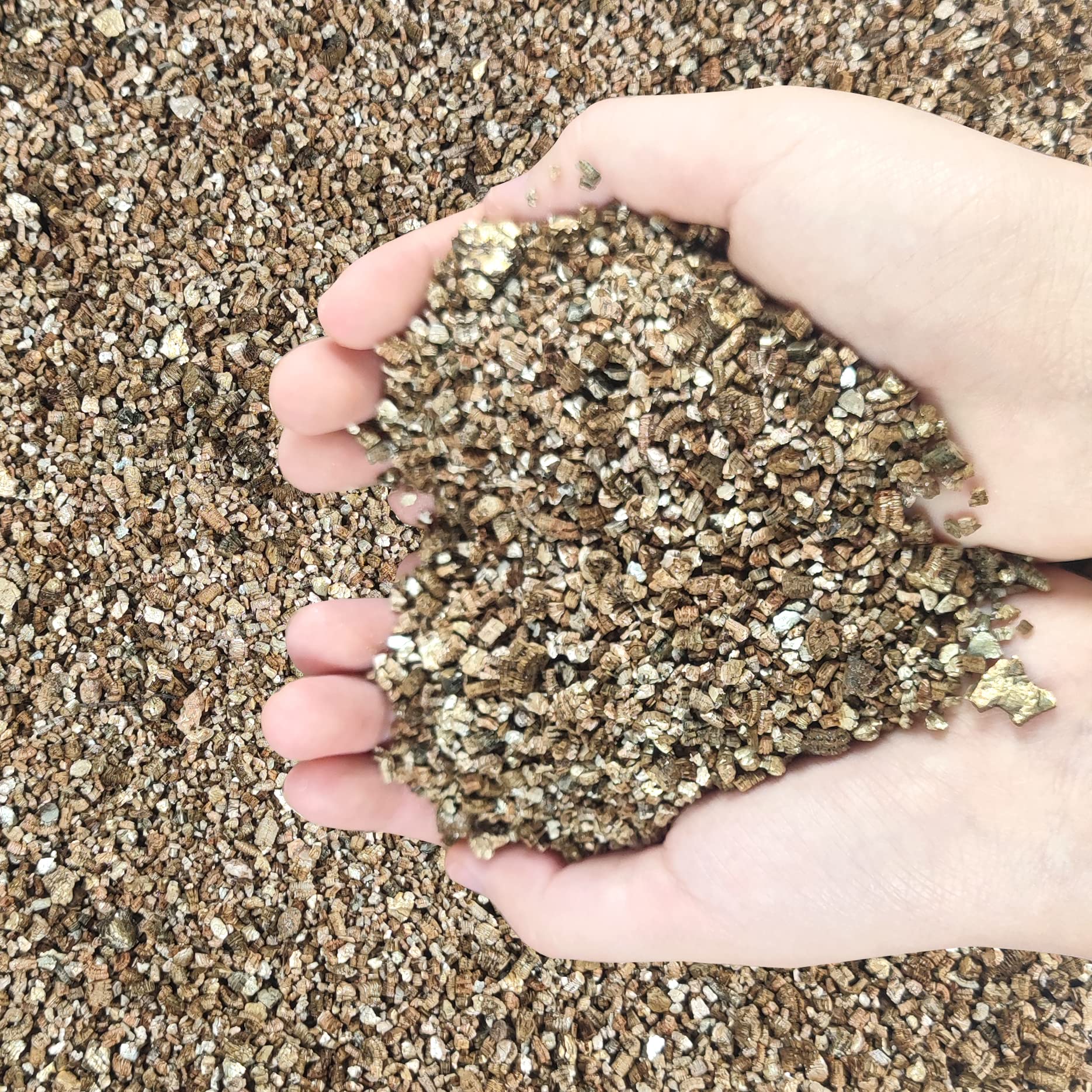 Voulosimi 10QT Organic Vermiculite Granules front view