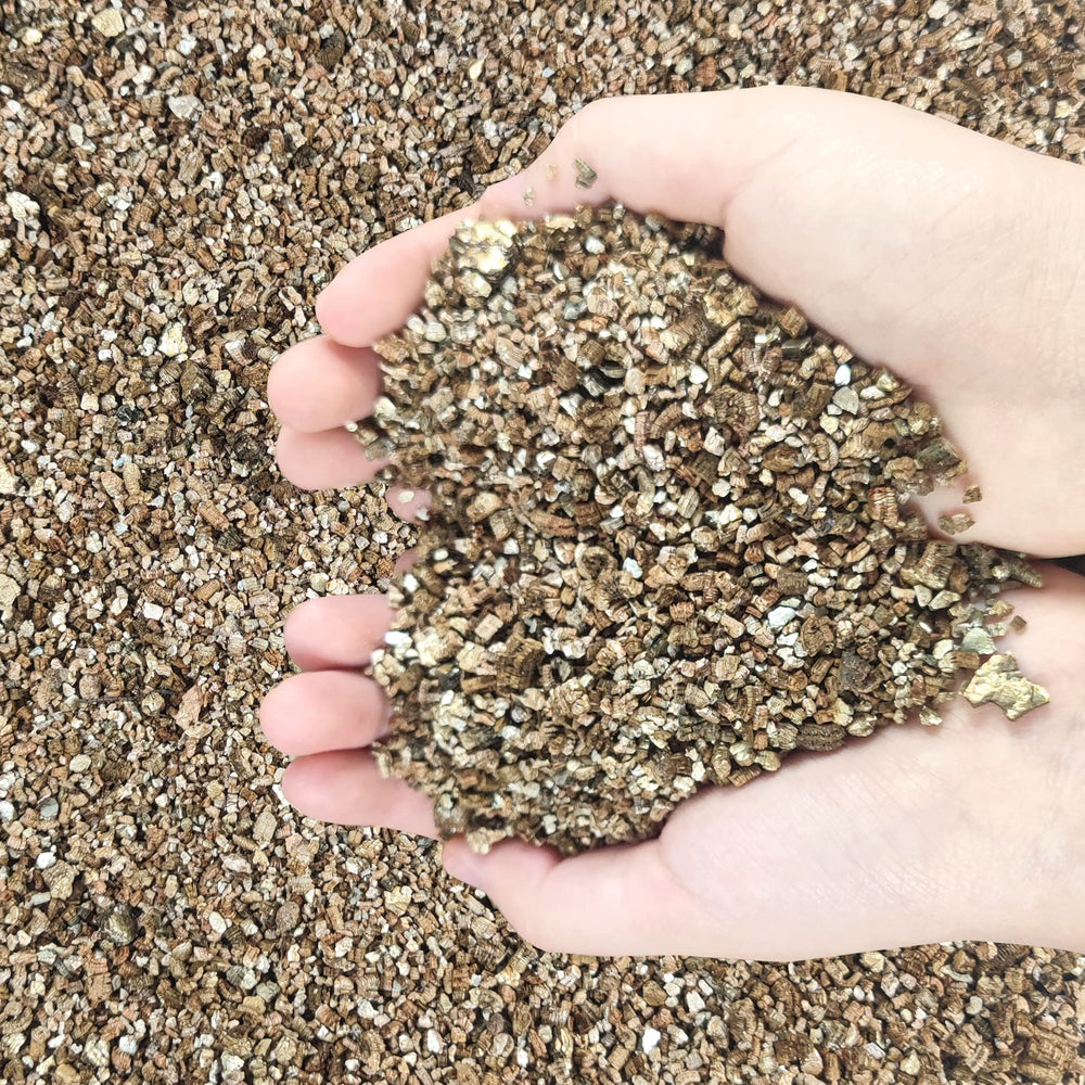 Voulosimi 10QT Organic Vermiculite Granules front view