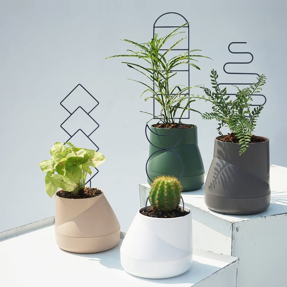 WellSign trellis installed in a potted plant