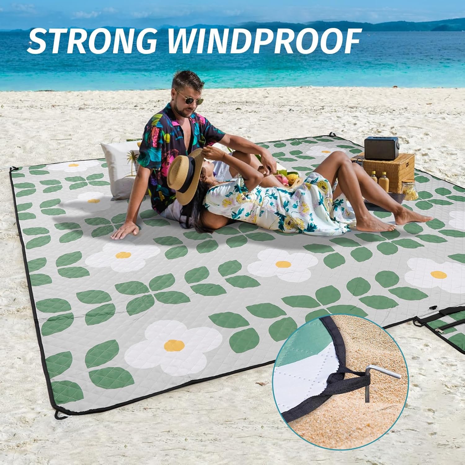 WICKERLAND Picnic Blanket with stakes in grass