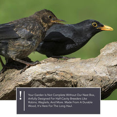 Wildtier herz blackbird nesting box mounted on a tree