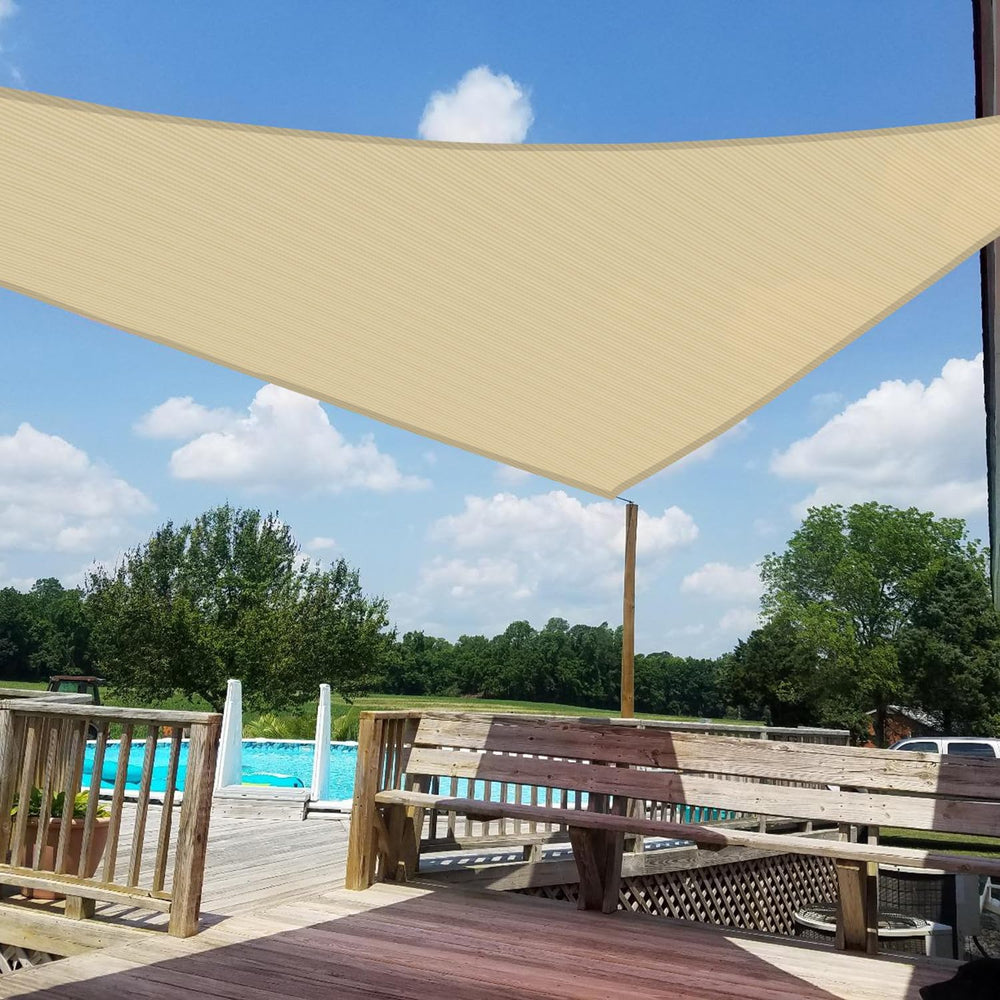 Windscreen4less Sand Sun Shade Sail displayed with accessories