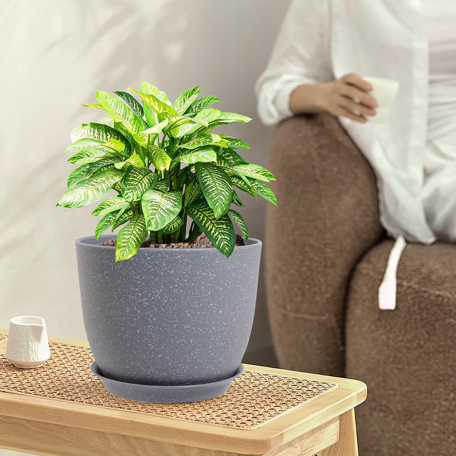 WSMKSZ 9 inch speckled grey plant pot side view