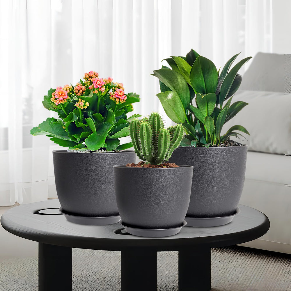 WSMKSZ flower pots in a garden setting