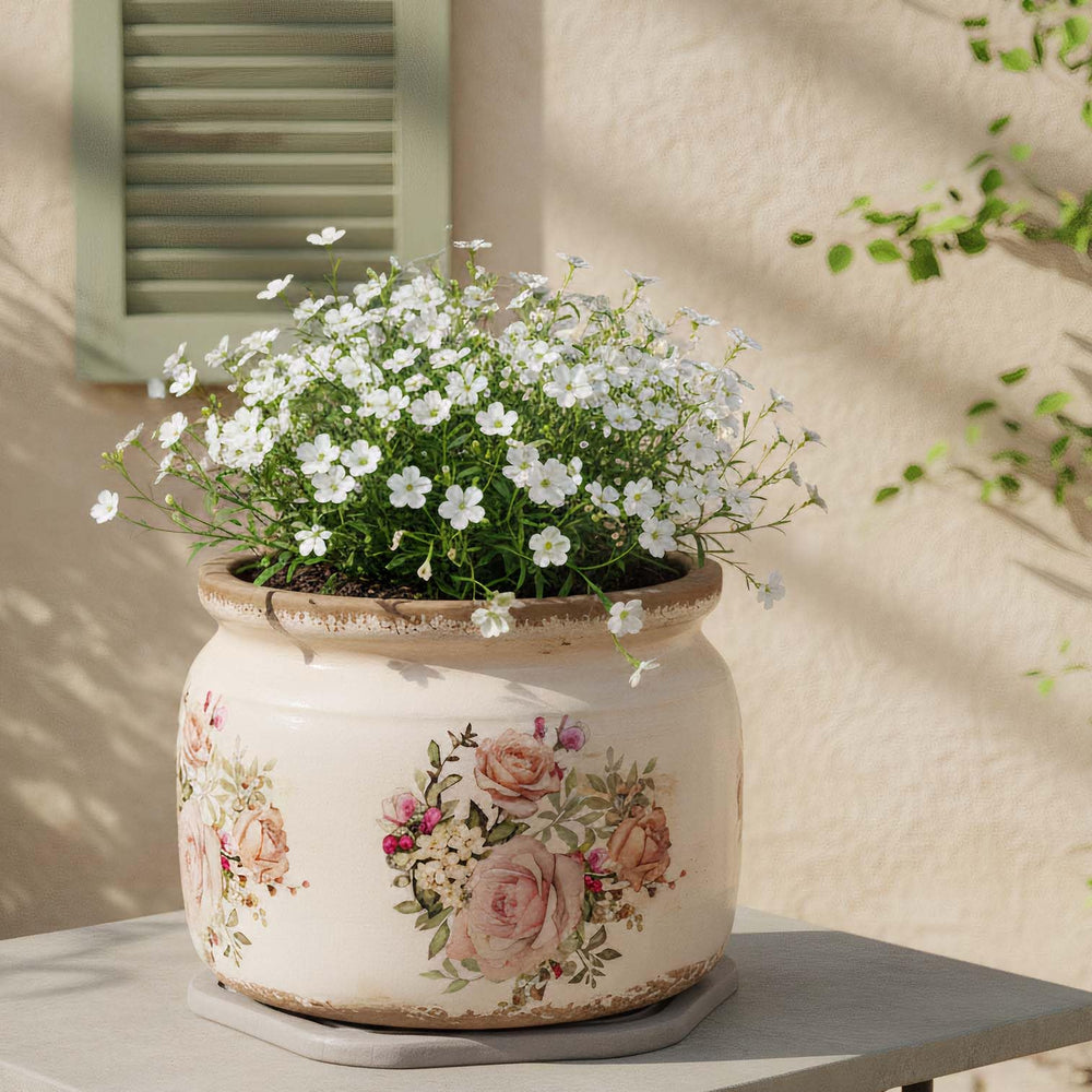 Xiaan Jiaju planter in a dining room setting