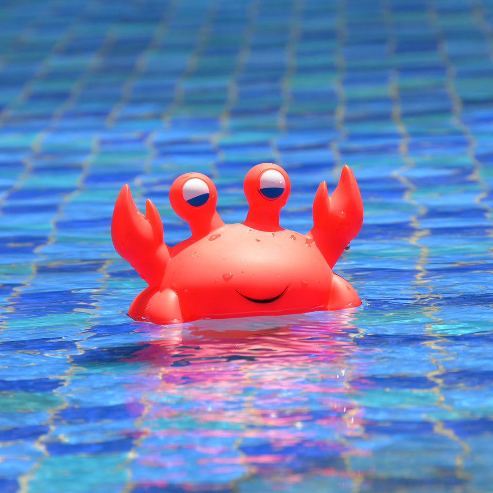 XY-WQ Crab Chlorine Floater in a pool setting