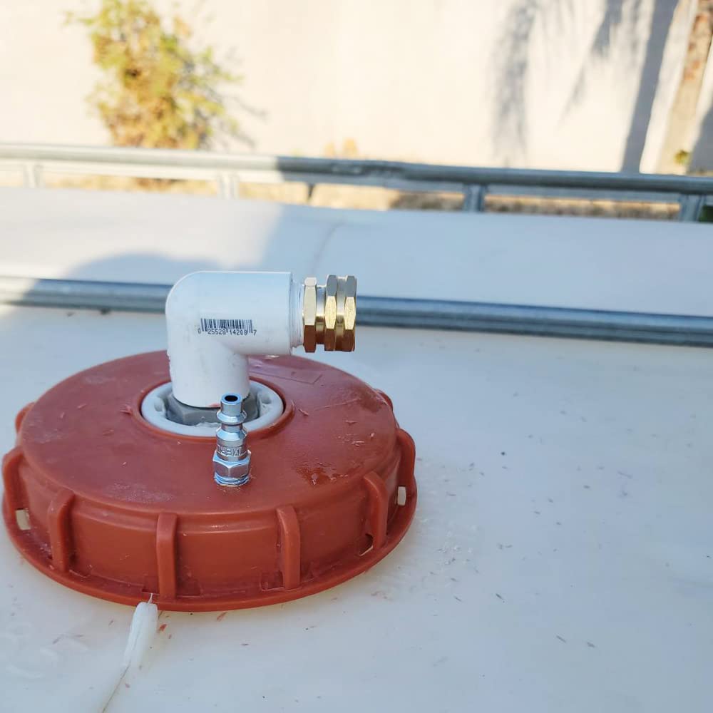 YELUN garden hose end cap installed on hose