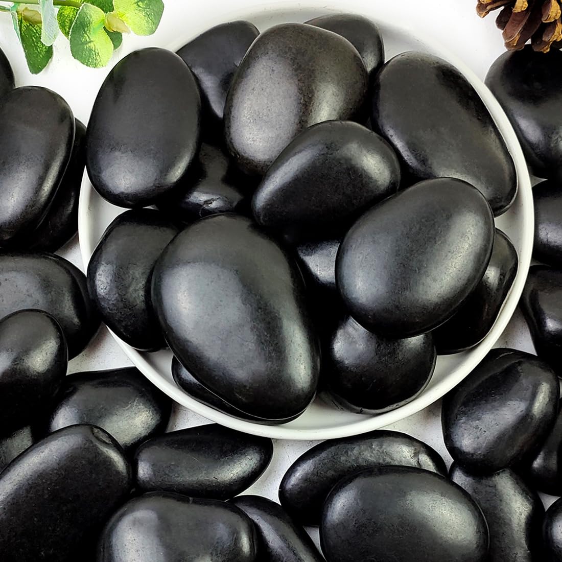 YISZM 5lbs Black Pebbles front view showcasing smooth surface