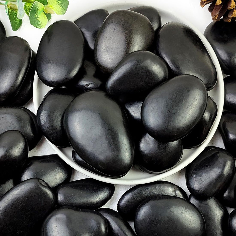 YISZM 5lbs Black Pebbles front view showcasing smooth surface