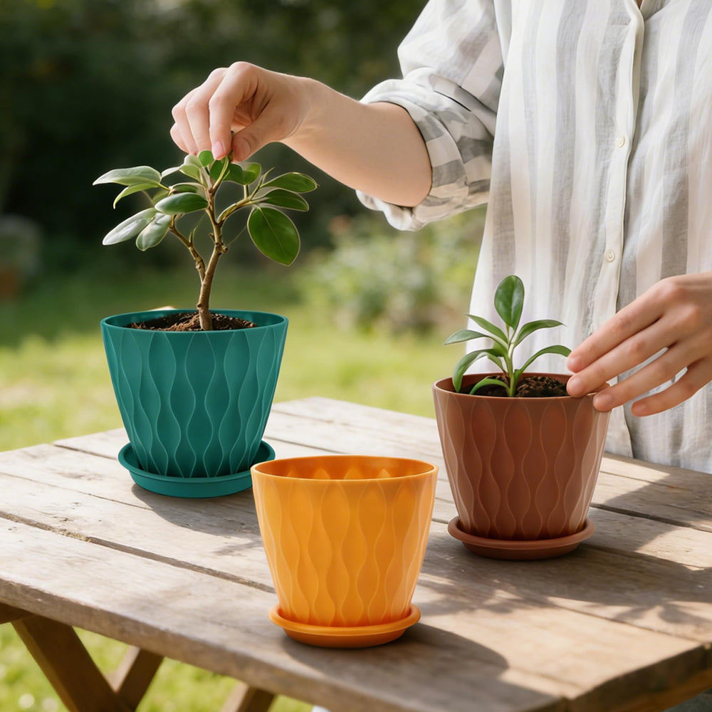 YNNICO 4 inch plant pot showing drainage hole design