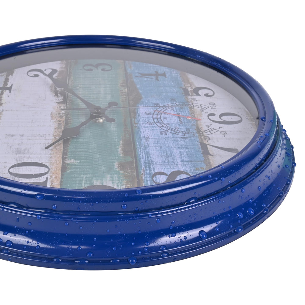 Yoiolclc Outdoor Clock displayed by the poolside