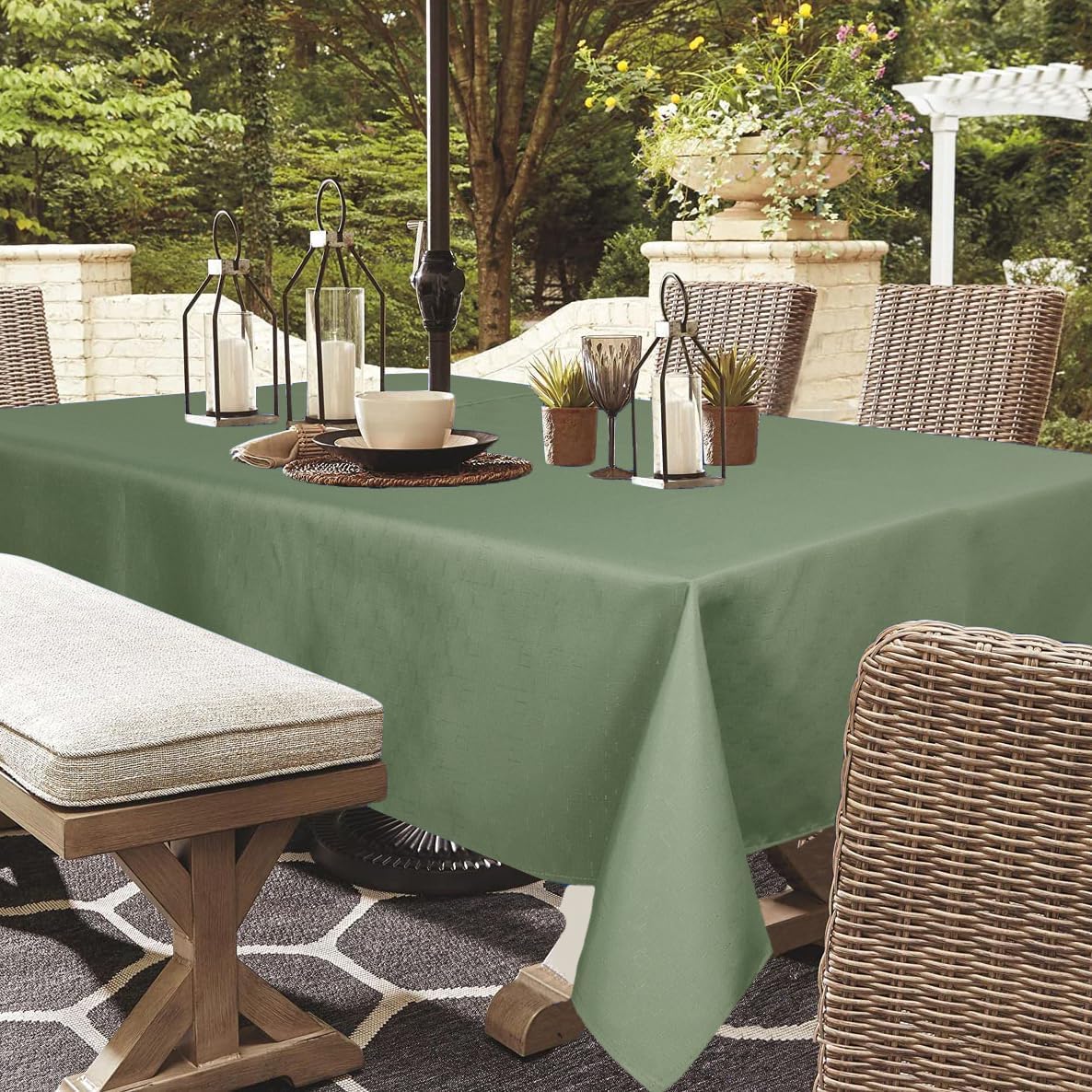 youngseahome Tablecloth zipper detail for umbrella hole