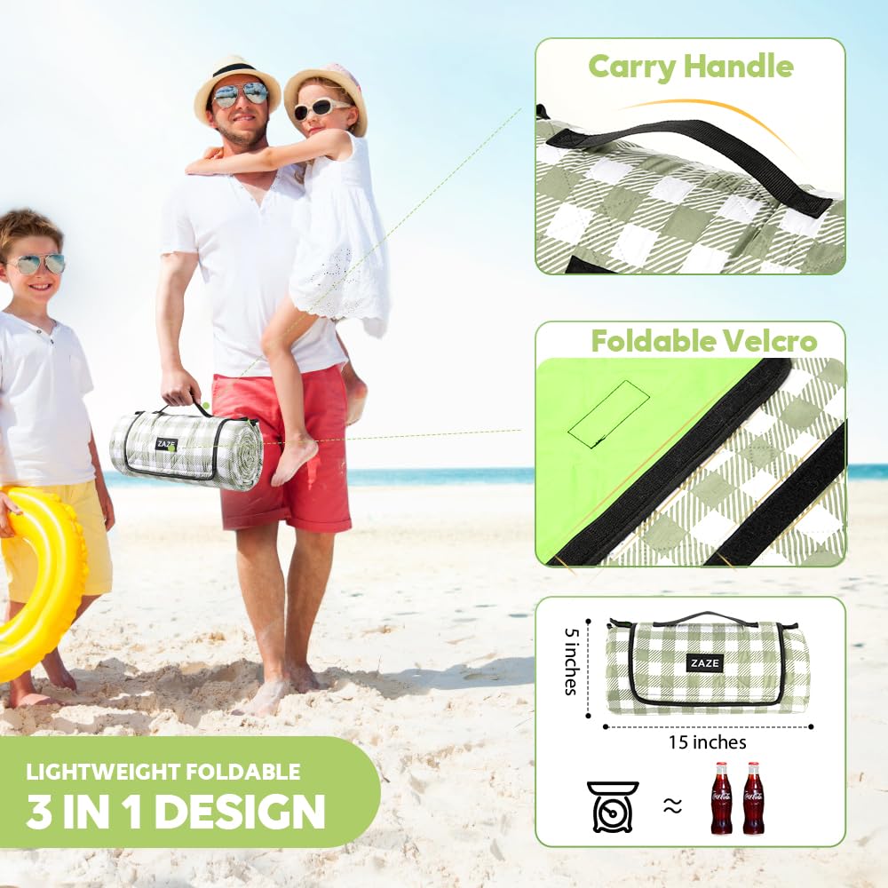 ZAZE picnic blanket in a family picnic setting